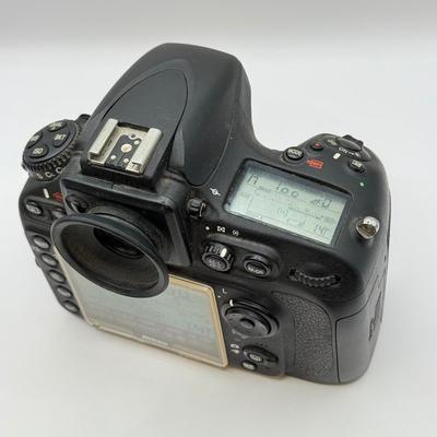 LOT 47: Nikon D800 DSLR Camera w/ Vello BG-N7 Vertical Battery Grip, Original Box, Manuals