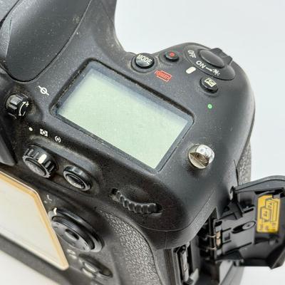 LOT 47: Nikon D800 DSLR Camera w/ Vello BG-N7 Vertical Battery Grip, Original Box, Manuals