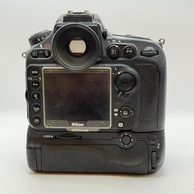 LOT 47: Nikon D800 DSLR Camera w/ Vello BG-N7 Vertical Battery Grip, Original Box, Manuals