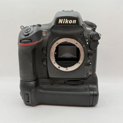 LOT 47: Nikon D800 DSLR Camera w/ Vello BG-N7 Vertical Battery Grip, Original Box, Manuals