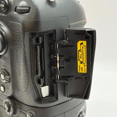 LOT 47: Nikon D800 DSLR Camera w/ Vello BG-N7 Vertical Battery Grip, Original Box, Manuals