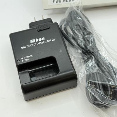 LOT 47: Nikon D800 DSLR Camera w/ Vello BG-N7 Vertical Battery Grip, Original Box, Manuals