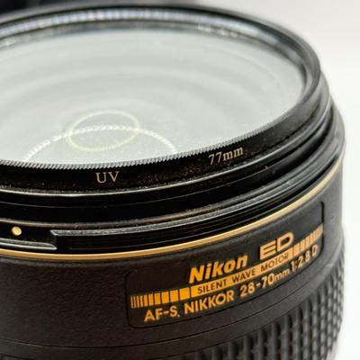 LOT 55: Nikon ED Silent Wave Motor AF-S Nikkor 28-70mm 1:2.8 D Lens w/ 77mm UV Filter & Nikon CL-74 Lens Case
