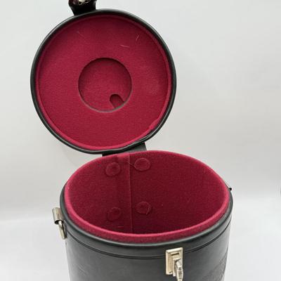 LOT 55: Nikon ED Silent Wave Motor AF-S Nikkor 28-70mm 1:2.8 D Lens w/ 77mm UV Filter & Nikon CL-74 Lens Case