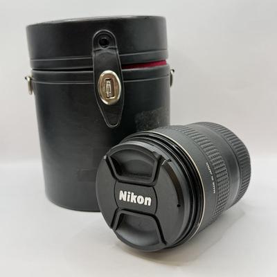 LOT 55: Nikon ED Silent Wave Motor AF-S Nikkor 28-70mm 1:2.8 D Lens w/ 77mm UV Filter & Nikon CL-74 Lens Case