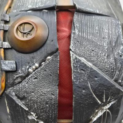 LOT 65: Dishonoured 2 Mask and Metal Gear Solid Hand