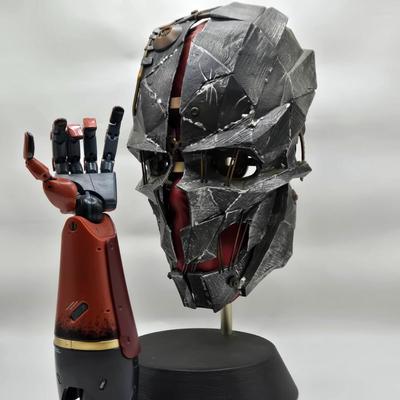 LOT 65: Dishonoured 2 Mask and Metal Gear Solid Hand