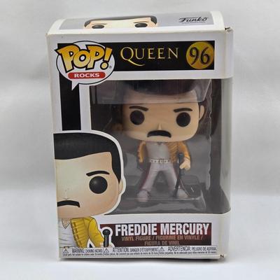 LOT 72: Multiple Funko Pops Featuring Music Stars NIB
