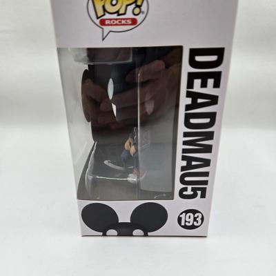LOT 72: Multiple Funko Pops Featuring Music Stars NIB