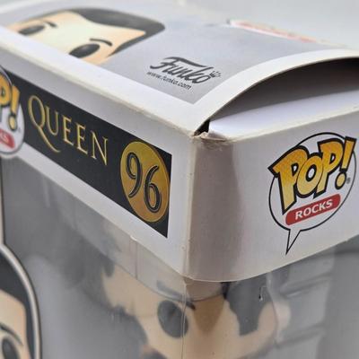 LOT 72: Multiple Funko Pops Featuring Music Stars NIB
