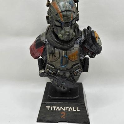 LOT 77: Mortal Combat Book Ends, Titanfall 2 Figures, and More