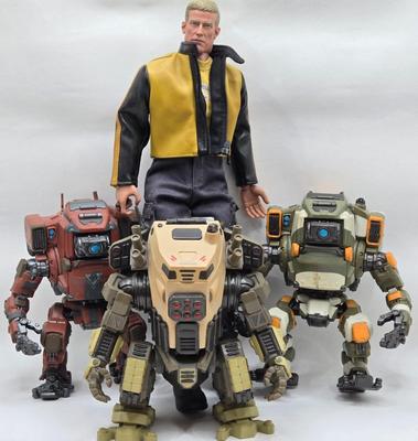 LOT 77: Mortal Combat Book Ends, Titanfall 2 Figures, and More