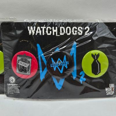 LOT 77: Mortal Combat Book Ends, Titanfall 2 Figures, and More