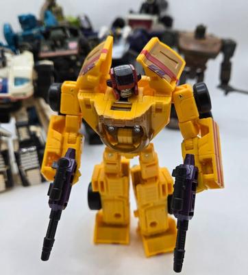 LOT 78: Various Transformers Toys