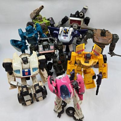 LOT 78: Various Transformers Toys