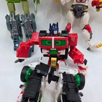 LOT 78: Various Transformers Toys