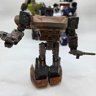 LOT 78: Various Transformers Toys