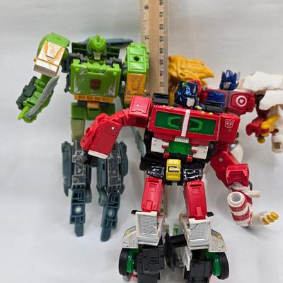 LOT 78: Various Transformers Toys