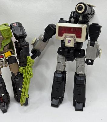 LOT 78: Various Transformers Toys