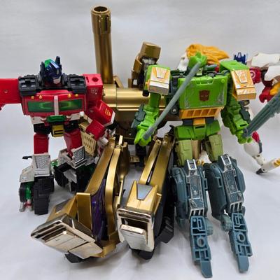 LOT 78: Various Transformers Toys