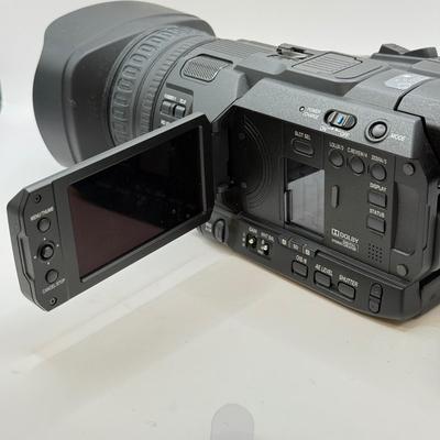 LOT 81: JVC 4k Memory Card Video Camera Recorder Model GY-HM170U w/ JVC KA-HU1 Top Handle Unit