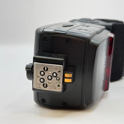 LOT 83: Nikon AF Nikkor 50mm 1:1.8 D f/1.8 Prime Lens w/ 52mm Calumet Traditional UV Filter & Nikon Speedlight SB-600 External Flash
