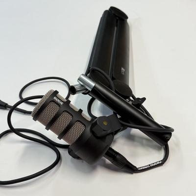 LOT 87: Røde PodMic w/ iXtech Boom Arm