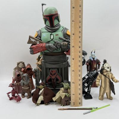 LOT 88: Star Wars Collection: Cable Guys Boba Fett The Mandelorian Figure/Bust & Small Character Toys