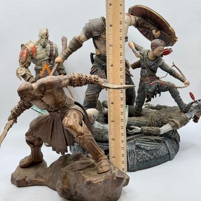 LOT 89: Sony Entertainment God of War Statue, Ascension Kratos Figure & NECA God of War 3 Kratos Action Figure
