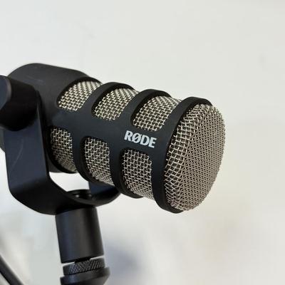 LOT 90: Røde PodMic w/ iXtech Boom Arm