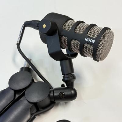 LOT 90: Røde PodMic w/ iXtech Boom Arm