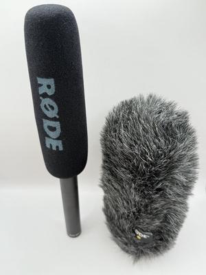 LOT 97: Røde NTG-2 Microphone w/ 2 Covers incl. "Dead Cat" 21/22