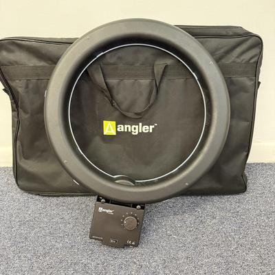 LOT 98: Circo 19" LED Ring Light CI-LR21