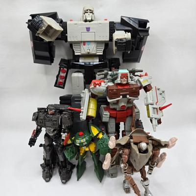 LOT 121: Large Variety of Transformers Toys
