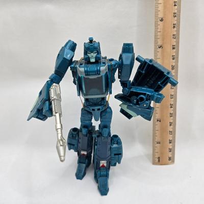 LOT 121: Large Variety of Transformers Toys