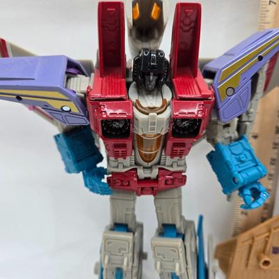 LOT 121: Large Variety of Transformers Toys