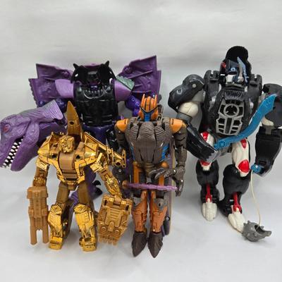 LOT 121: Large Variety of Transformers Toys