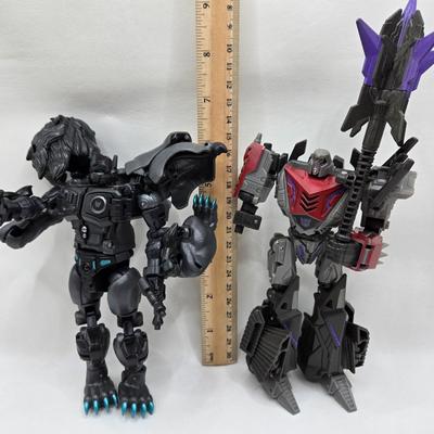 LOT 121: Large Variety of Transformers Toys