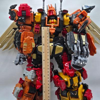 LOT 122: Robot Building Toy