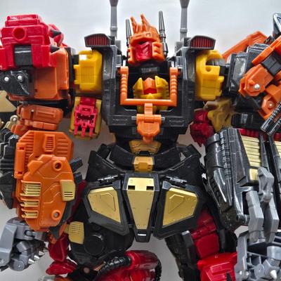 LOT 122: Robot Building Toy