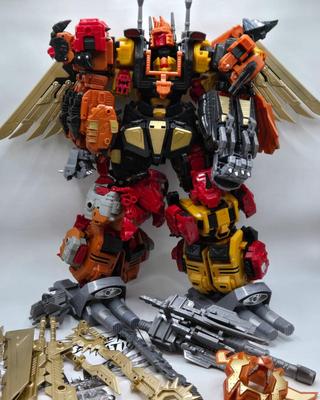 LOT 122: Robot Building Toy