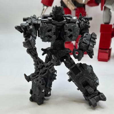 LOT 123: Multiple Transformers Toys