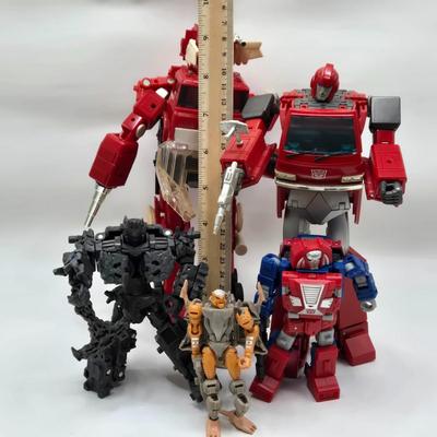 LOT 123: Multiple Transformers Toys