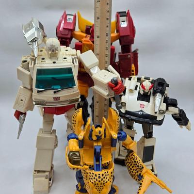 LOT 123: Multiple Transformers Toys