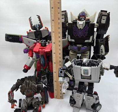 LOT 123: Multiple Transformers Toys