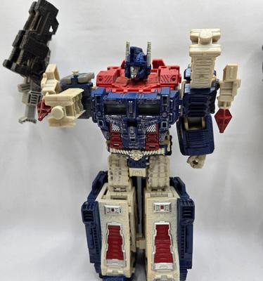 LOT 123: Multiple Transformers Toys