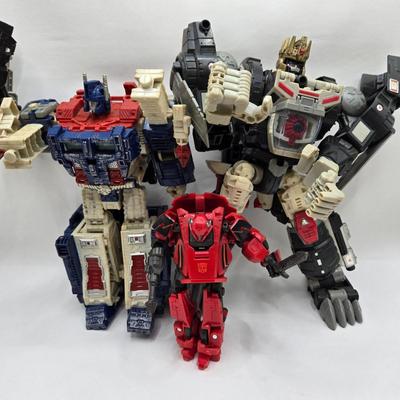 LOT 123: Multiple Transformers Toys