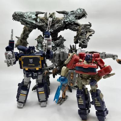 LOT 124: Large Variety of Transformers and Other Toys