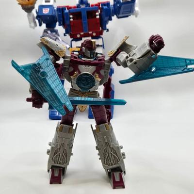 LOT 124: Large Variety of Transformers and Other Toys
