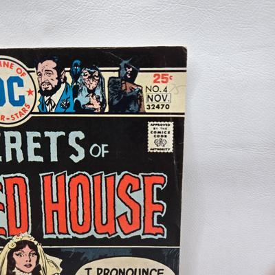 LOT 125: Secrets of Haunted House Comic Books